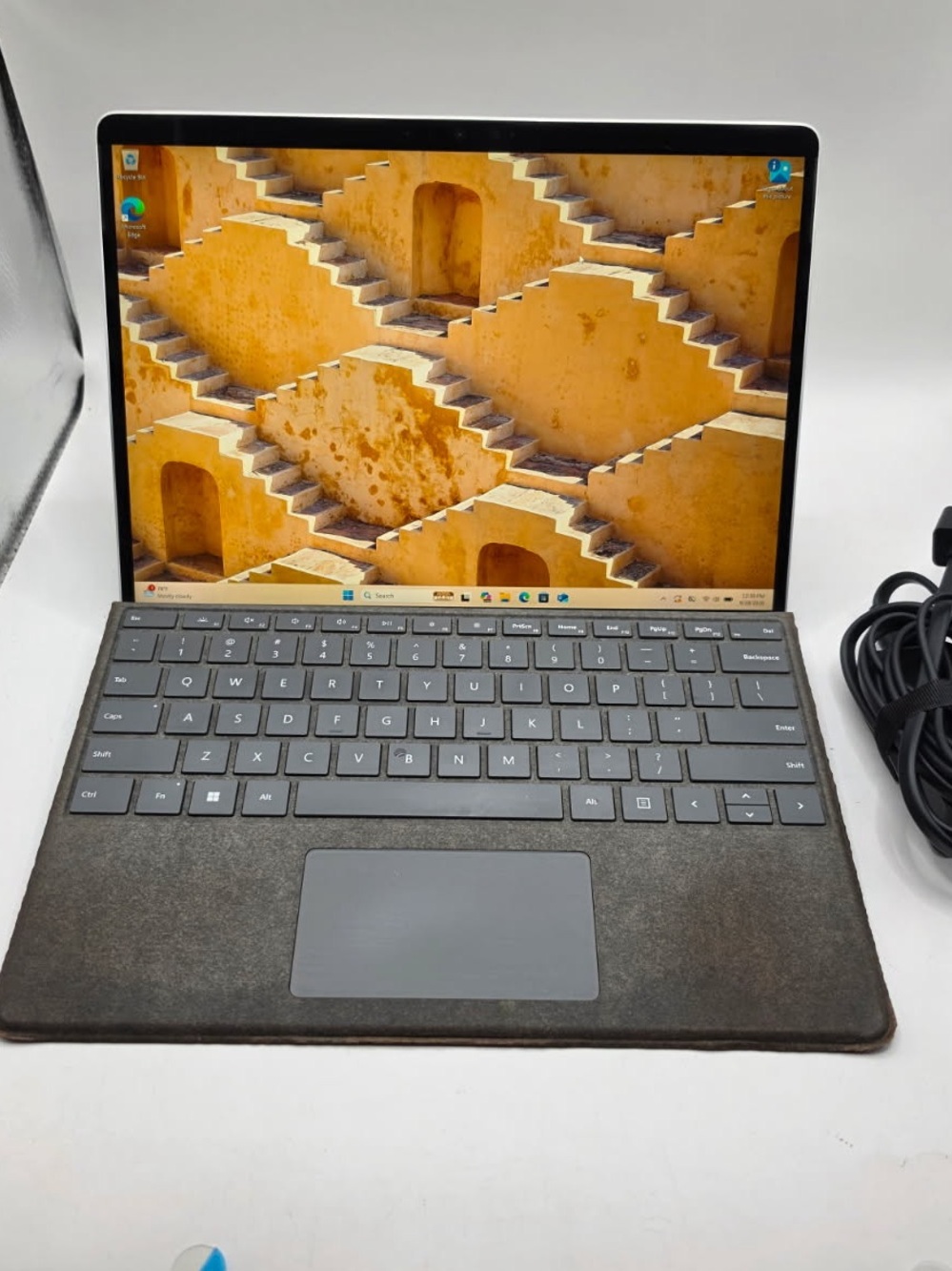 Microsoft Surface Pro 8 LTE